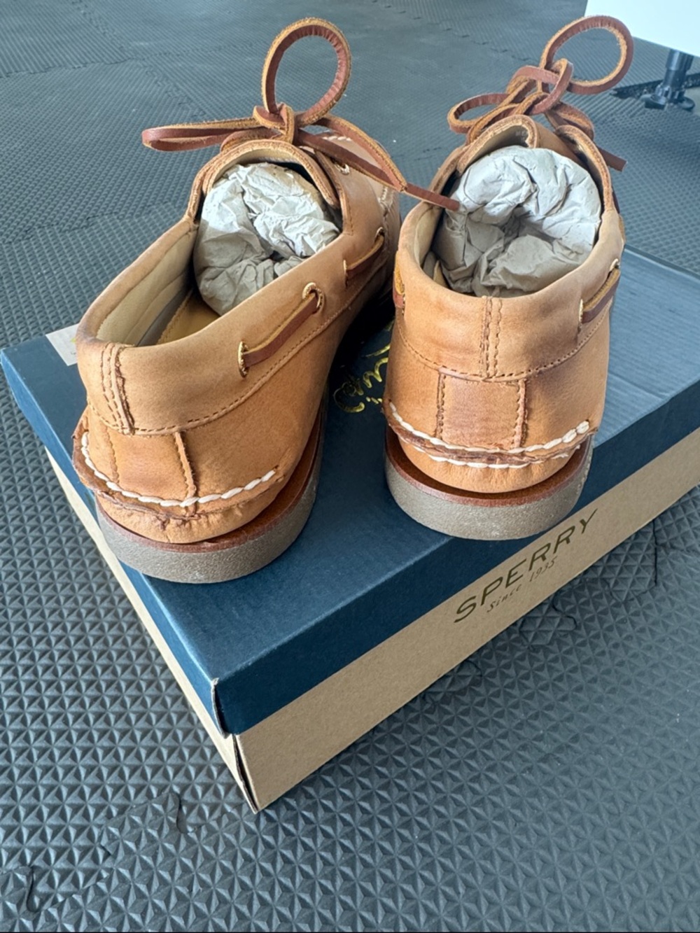 Sperry Men’s Tan Leather 2-Eye Gold Sahara Boat Shoes BRAND NEW! - Picture 4 of 10